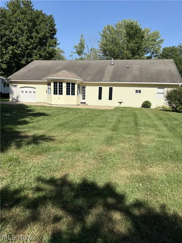 6215 Robinhood Lane, Ashtabula, OH 44004 - #2