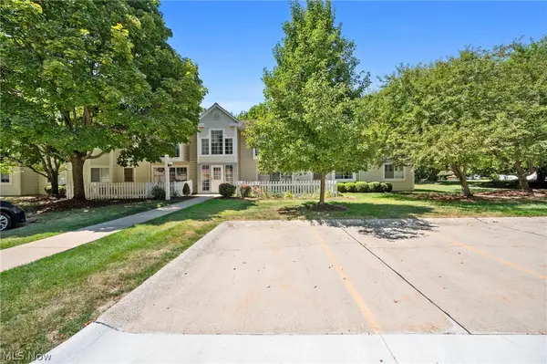 2820 N Bay Drive #P11, Westlake, OH 44145