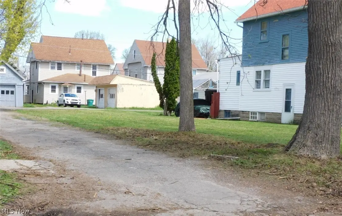 1601 E 47th Street, Ashtabula, OH 44004 - #1