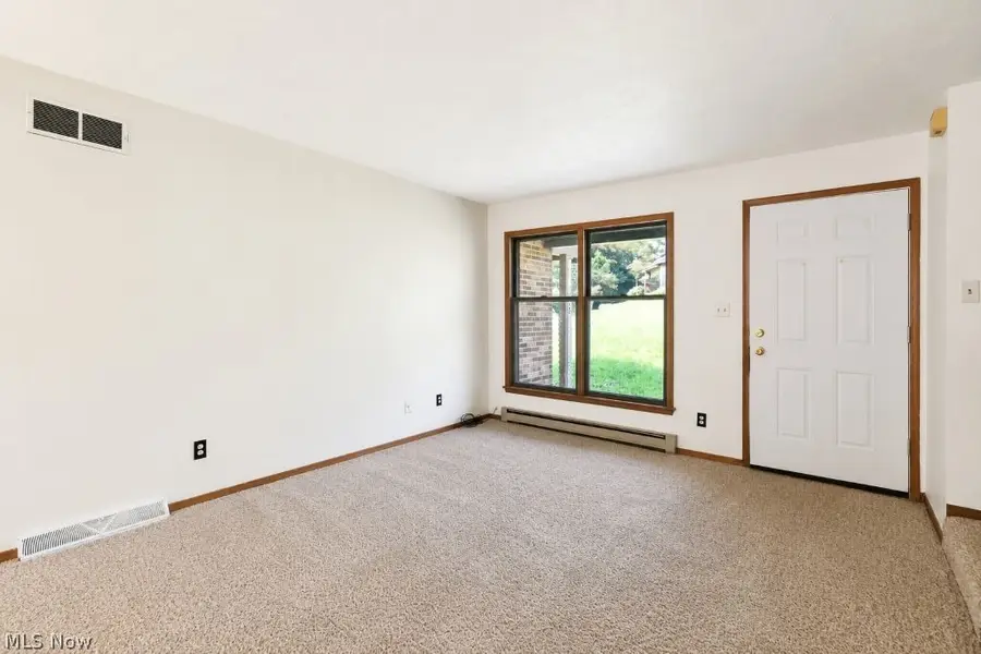 346 Greentree Place, Lisbon, OH 44432 - #3