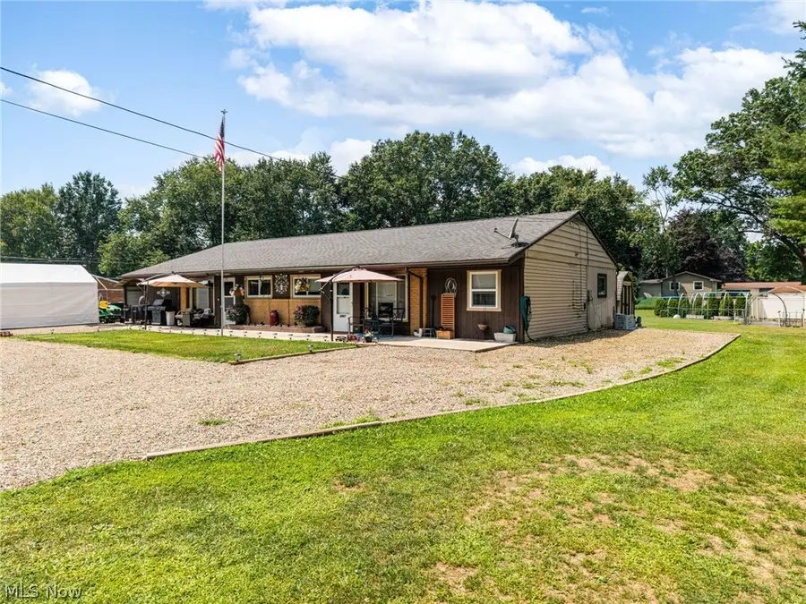 8585-8587 Manchester Nw Avenue, Canal Fulton, OH 44614 - #3