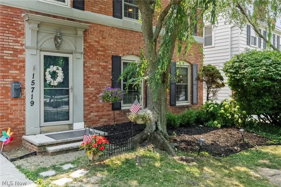15719 Fernway Avenue, Cleveland, OH 44111 - #2