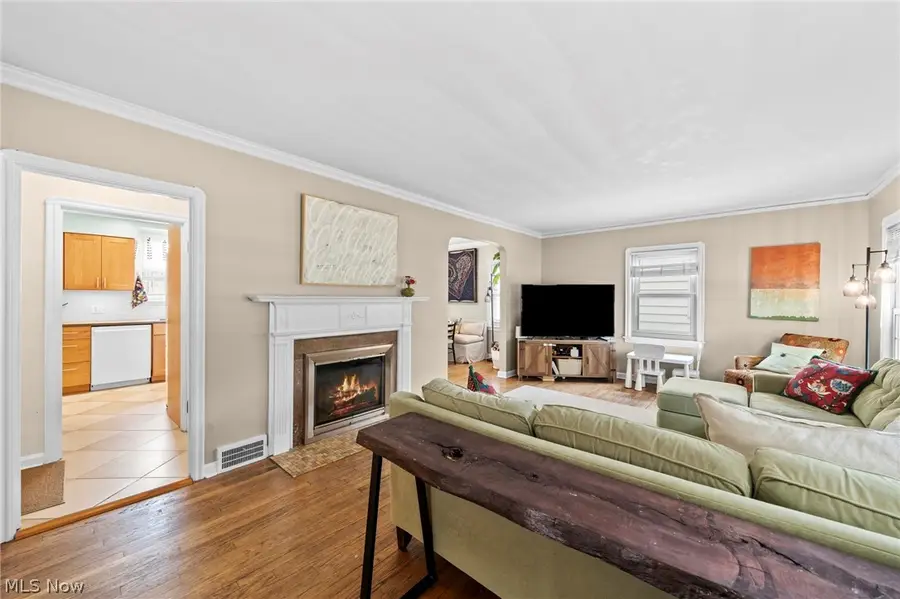 15719 Fernway Avenue, Cleveland, OH 44111 - #3