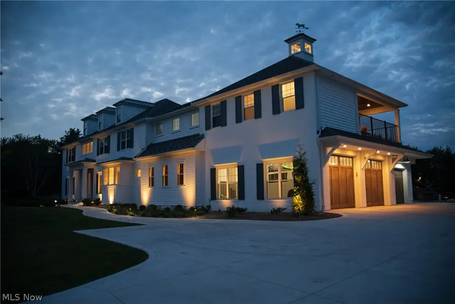 9830 Greenway Trail, Chagrin Falls, OH 44023 - #2