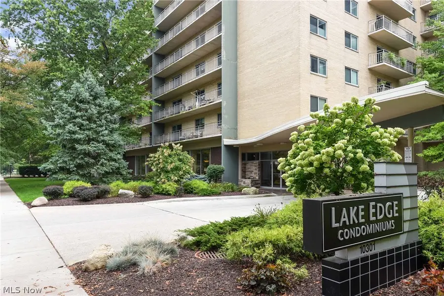 10301 Lake Avenue #427, Cleveland, OH 44102 - #2