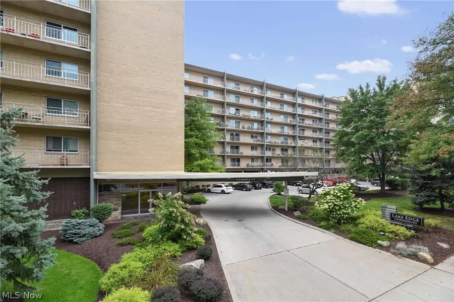 10301 Lake Avenue #427, Cleveland, OH 44102 - #3