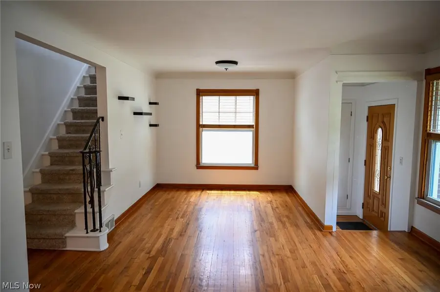 1313 Richmond Road, Lyndhurst, OH 44124 - #2