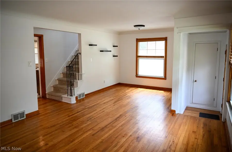 1313 Richmond Road, Lyndhurst, OH 44124 - #3