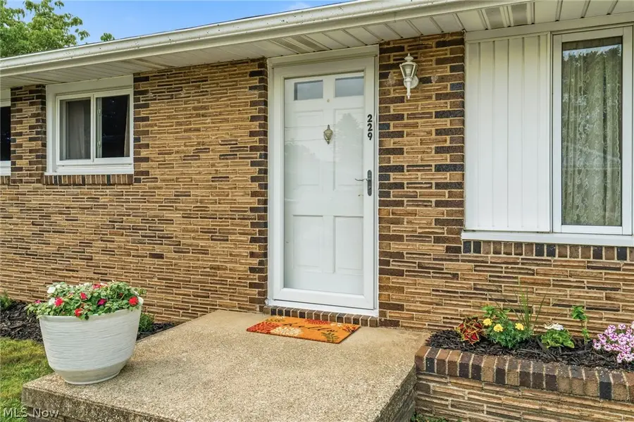 229 Kennedy Street, Louisville, OH 44641 - #3