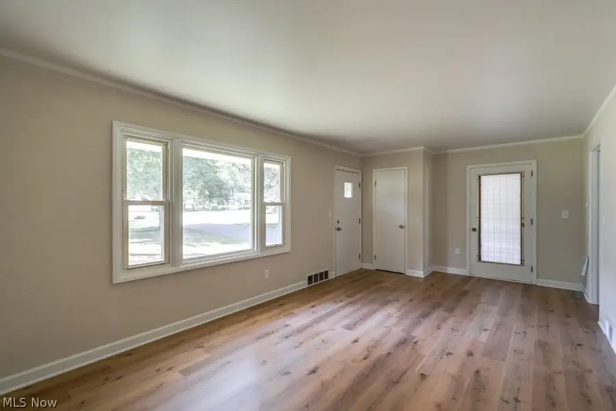 5567 Valley Lane, Solon, OH 44139 - #3