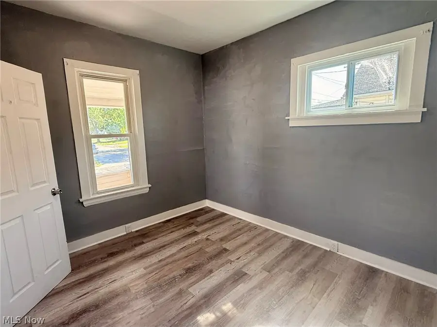 124 W 32nd Street, Lorain, OH 44055 - #3