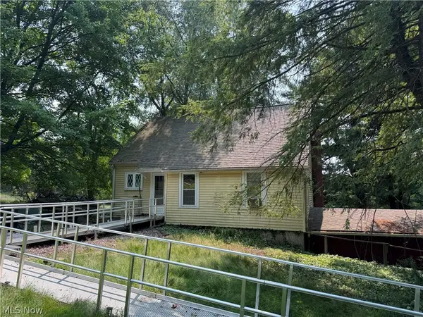 7456 Chagrin Road, Chagrin Falls, OH 44023