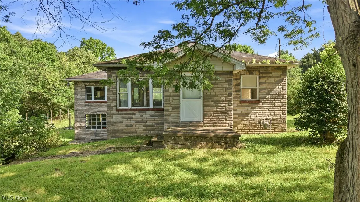 6585 Chestnut Ridge Road, Hubbard, OH 44425 - #1