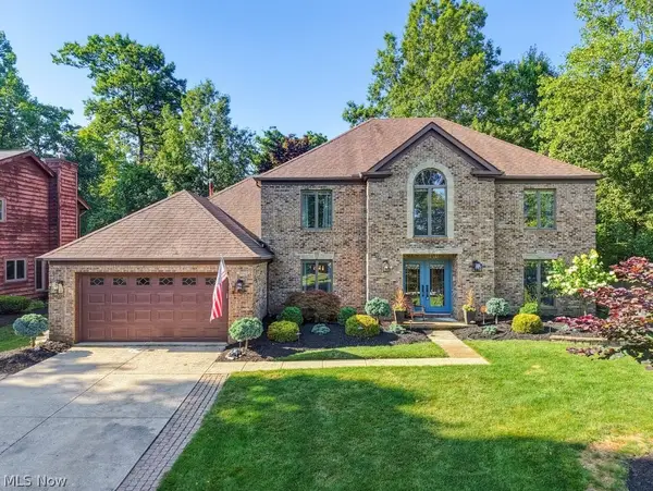 17553 Deer Ridge Circle, Strongsville, OH 44136