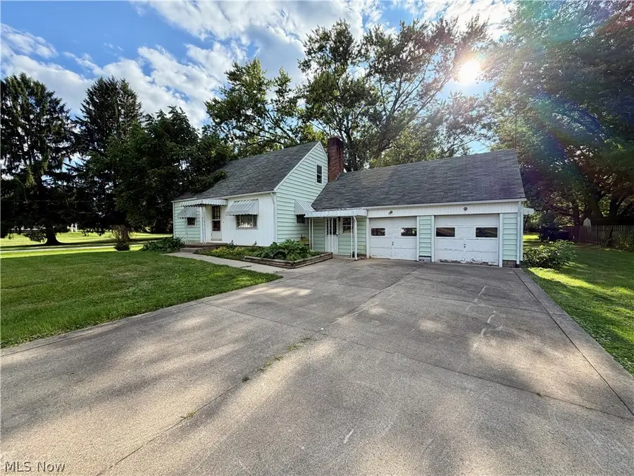 4111 Broadway Ne Avenue, Louisville, OH 44641 - #2
