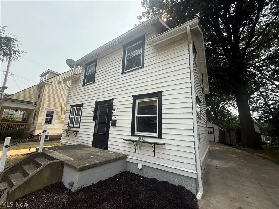 1422 Elder Avenue, Akron, OH 44301 - #2