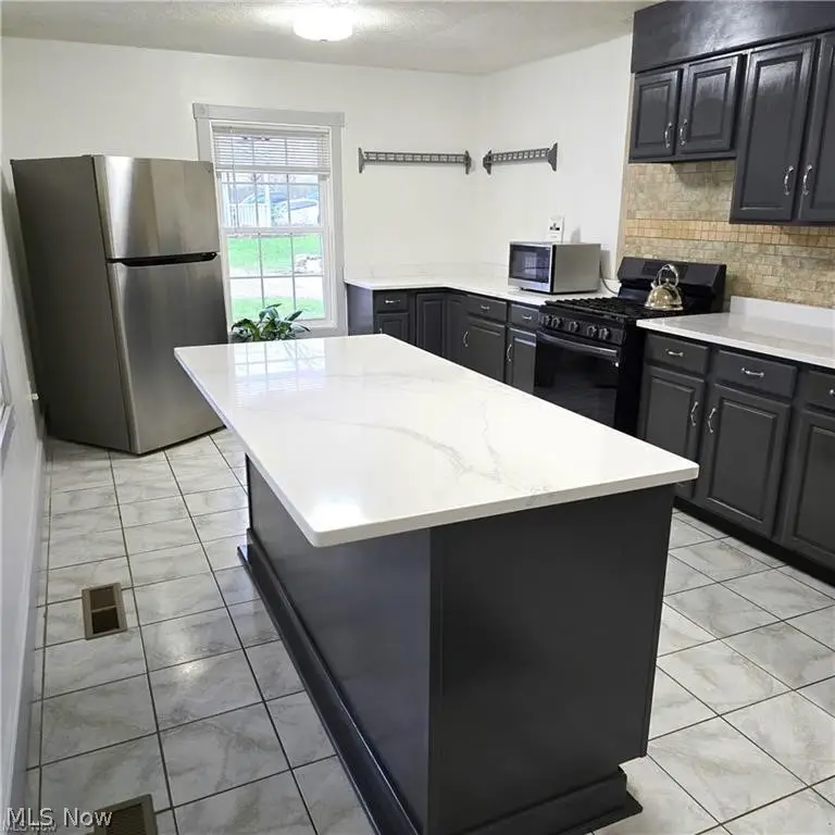16935 Sheldon Road, Middleburg Heights, OH 44130 - #3