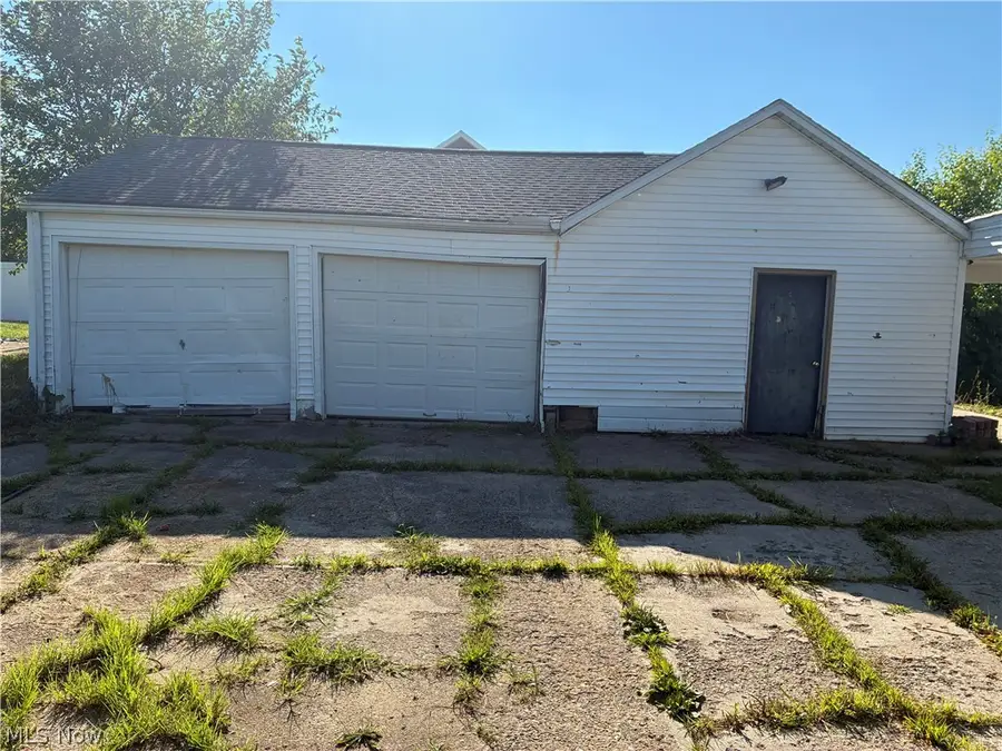 4095 Stump Sw Avenue, Navarre, OH 44662 - #2