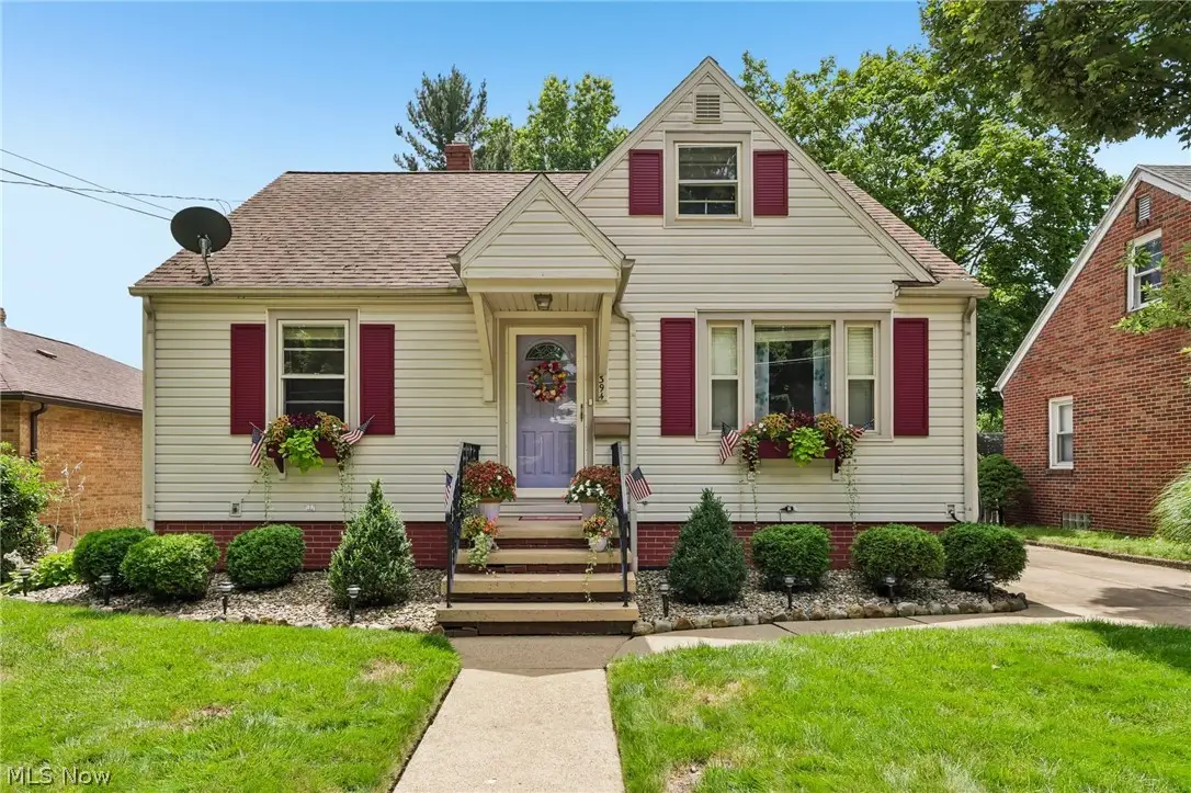 394 E Park Avenue, Barberton, OH 44203 - #1