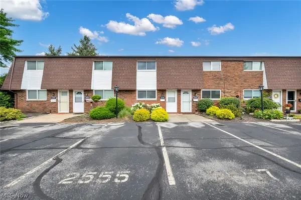 2555 Shakespeare Lane, Avon, OH 44011