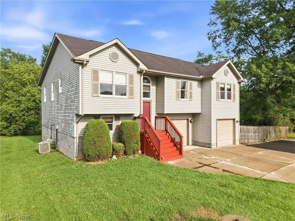 5613 Pierce Nw Road, Warren, OH 44481 - #1