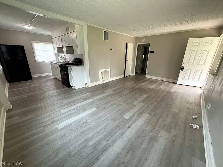 4109 E 106th Street, Cleveland, OH 44105 - #3