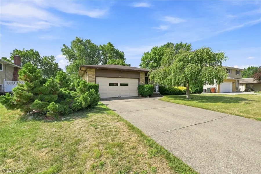 8001 Royalview Drive, Parma, OH 44129 - #2