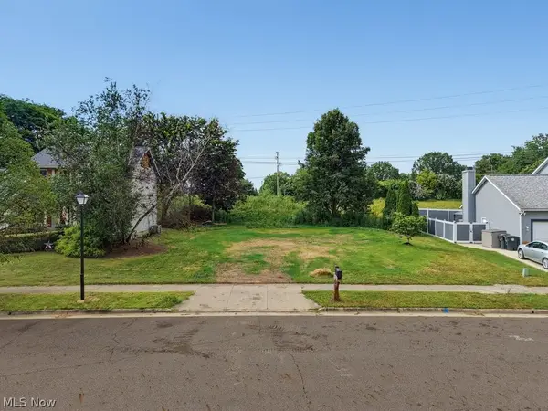 2238 Canterbury Circle, Akron, OH 44319