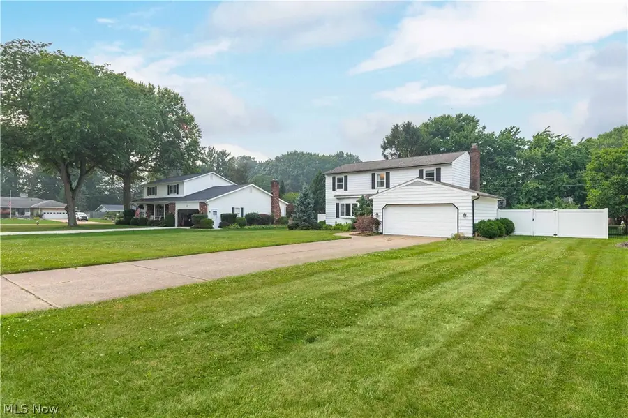 181 Crestview Drive, Elyria, OH 44035 - #3