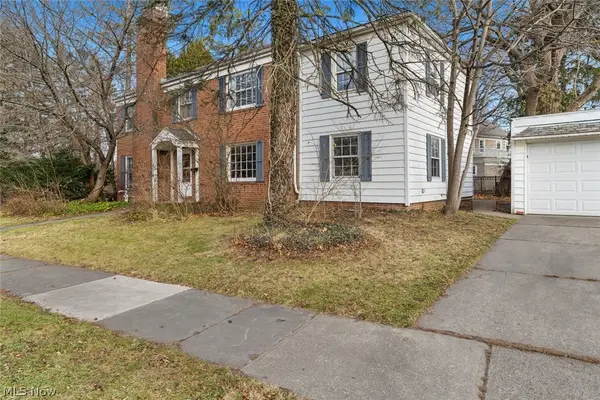 19208 Chagrin, Shaker Heights, OH 44122