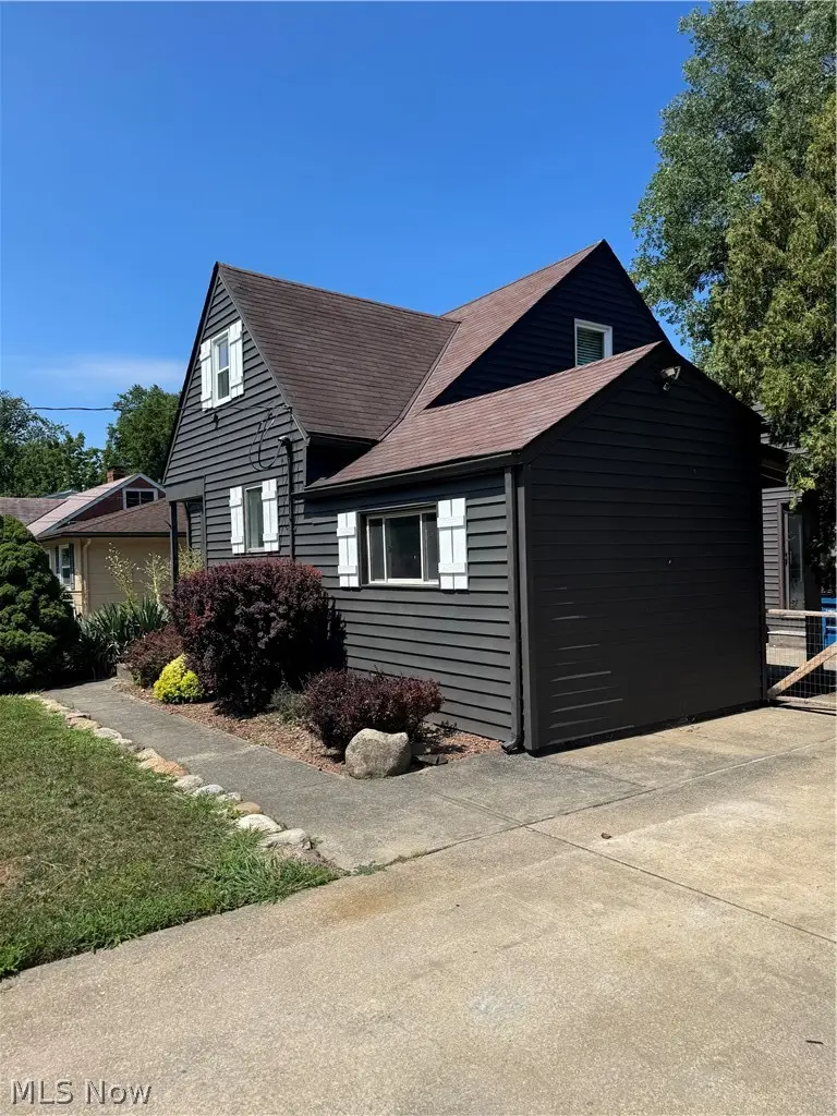 36349 S Riverview Drive, Eastlake, OH 44095 - #3