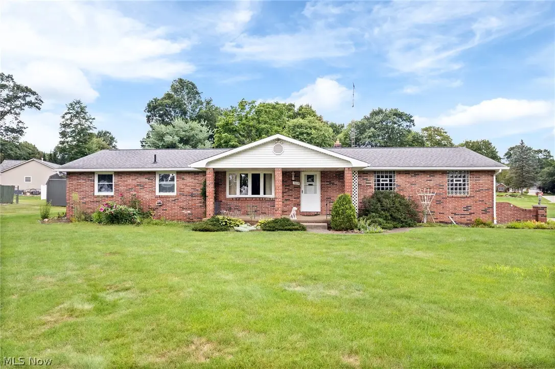 5059 Broadview Ne Street, Louisville, OH 44641 - #1