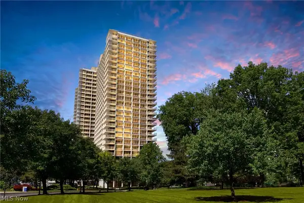 12700 Lake Avenue #1210, Lakewood, OH 44107