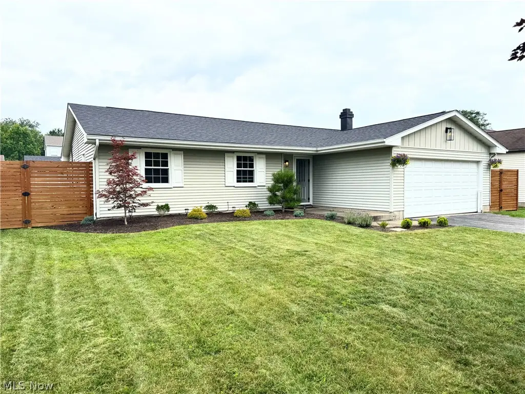 1899 Woodgate Street, Austintown, OH 44515 - #1