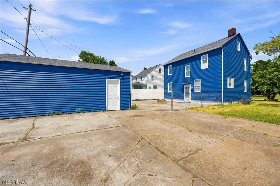 418 Missouri Avenue, Lorain, OH 44052 - #3