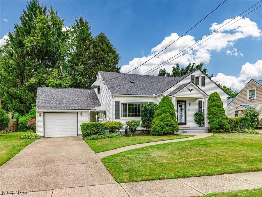 186 E Woodsdale Avenue, Akron, OH 44301 - #2