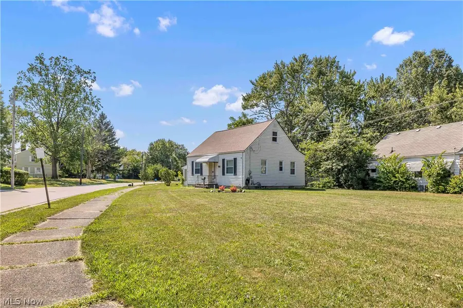 4082 Palm Avenue, Lorain, OH 44055 - #2