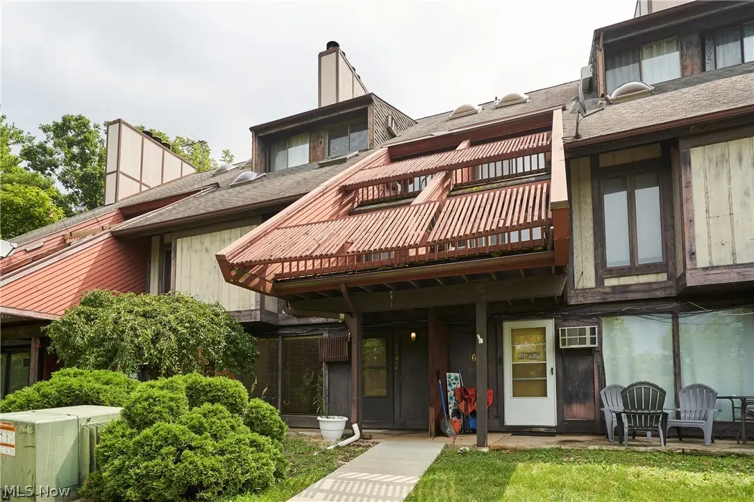 1609 Treetop Trail #C, 39, Akron, OH 44313 - #1