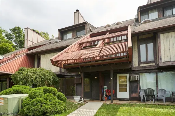 1609 Treetop Trail #C, 39, Akron, OH 44313