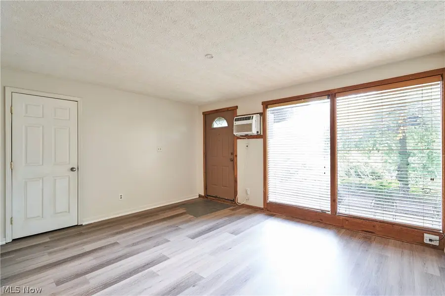 1609 Treetop Trail #C, 39, Akron, OH 44313 - #3