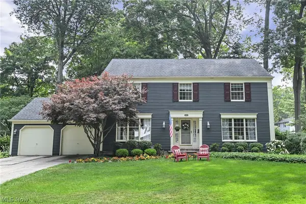 577 Debbington Drive, Bay Village, OH 44140