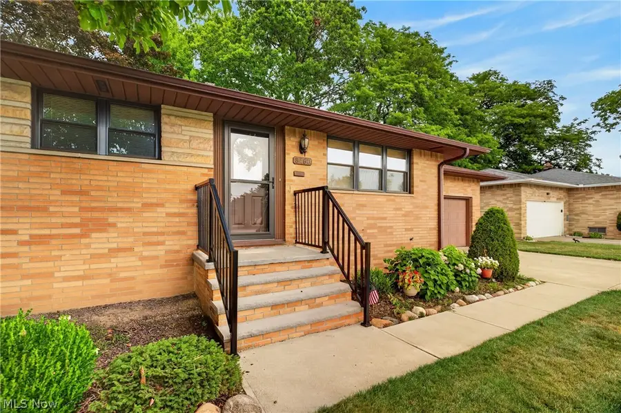 8460 Banner Lane, Parma, OH 44129 - #2