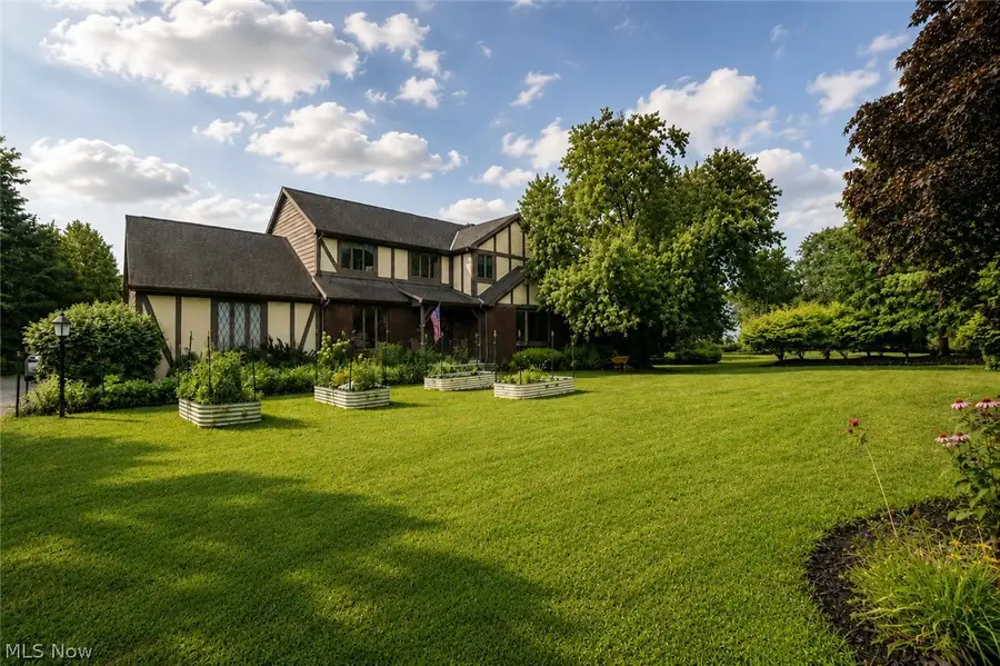 2458 Cedarwood Road, Pepper Pike, OH 44124 - #2