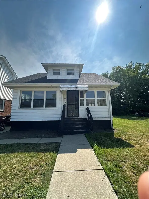 1566 E 204 E Street, Euclid, OH 44117
