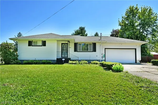 3046 Lynwood Nw Drive, Warren, OH 44485