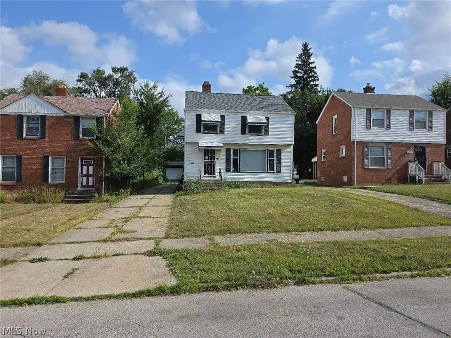 17425 Throckley Avenue, Cleveland, OH 44128 - #2