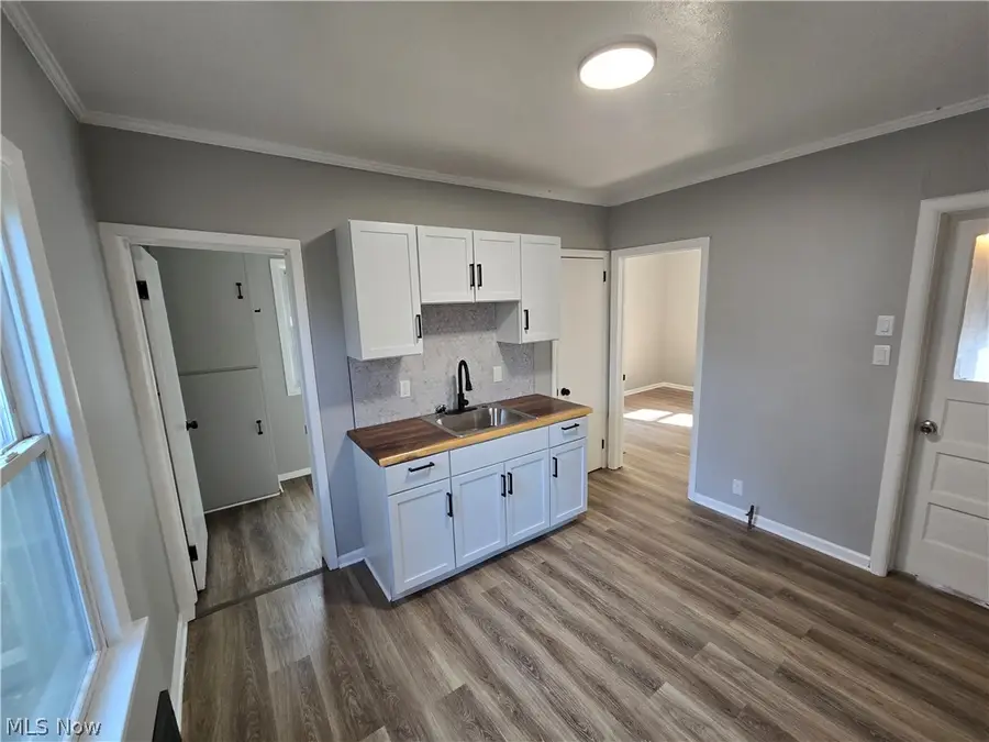 15788 Mandalay Avenue, Cleveland, OH 44110 - #3