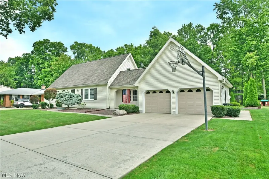 224 Old Oak Drive, Cortland, OH 44410 - #2