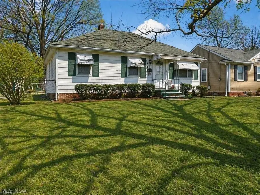 16241 Glenburn Avenue, Maple Heights, OH 44128 - #2