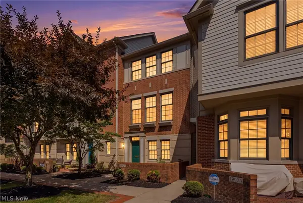 19942 Chagrin Boulevard, Shaker Heights, OH 44122